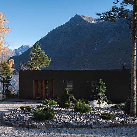 Villa Kristina / Andalsnes Torvik المظهر الخارجي الصورة